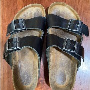 Birkenstock Arizona in oiled black with soft footbed. In good used condition.